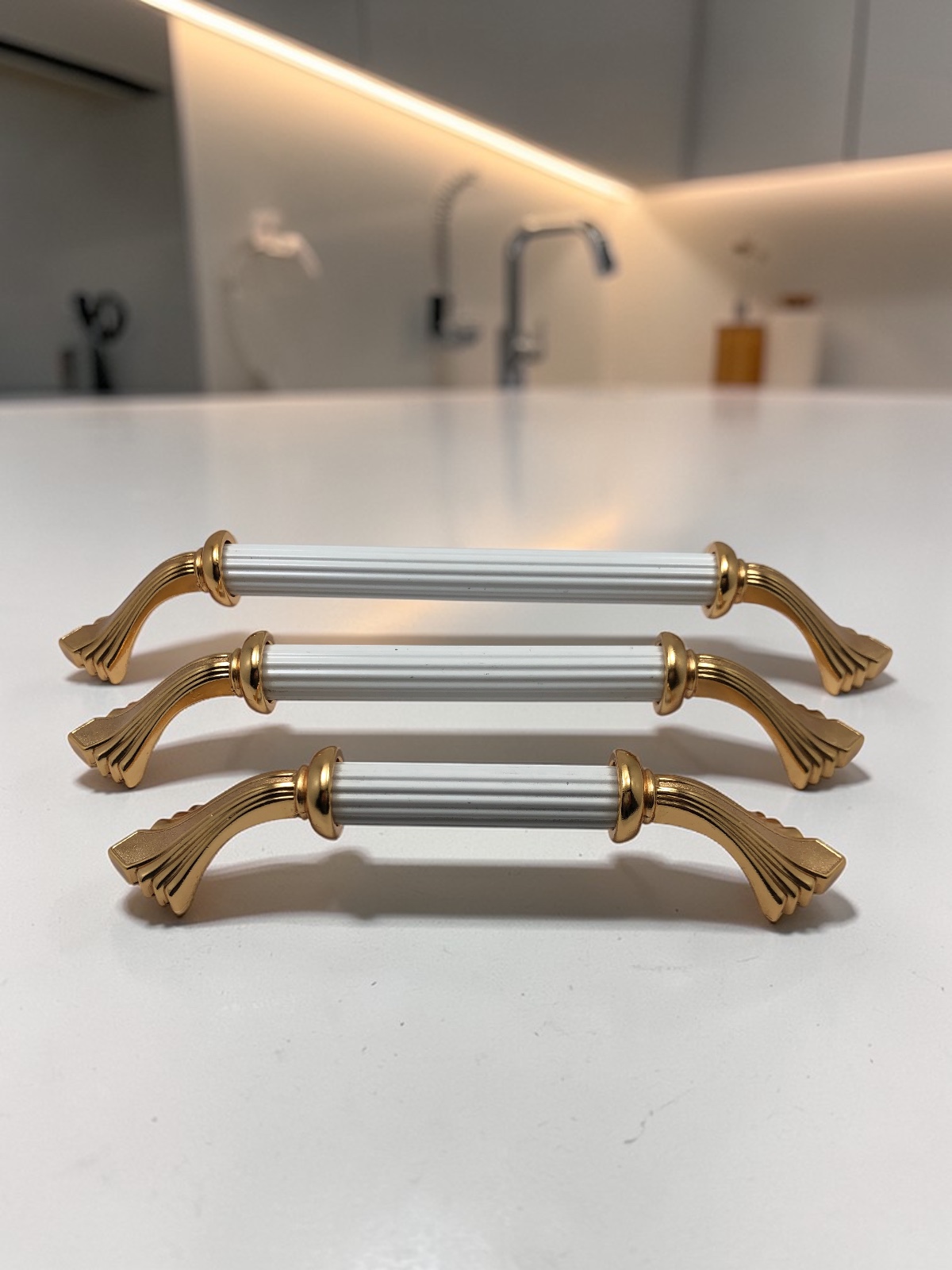 altın dolap kulpu modern mutfak kulp modeli