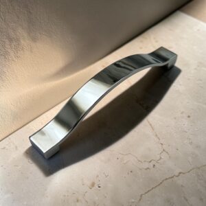 Akasya Düz Modern Metal Kulp Dolap ve Çekmece Kulpu 128mm Modern Metal Kulp