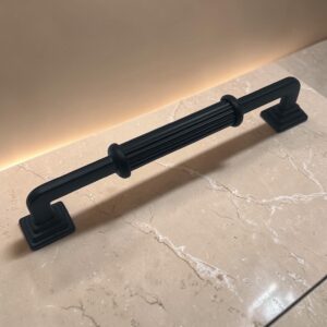 Maya Siyah Dolap Kulpu